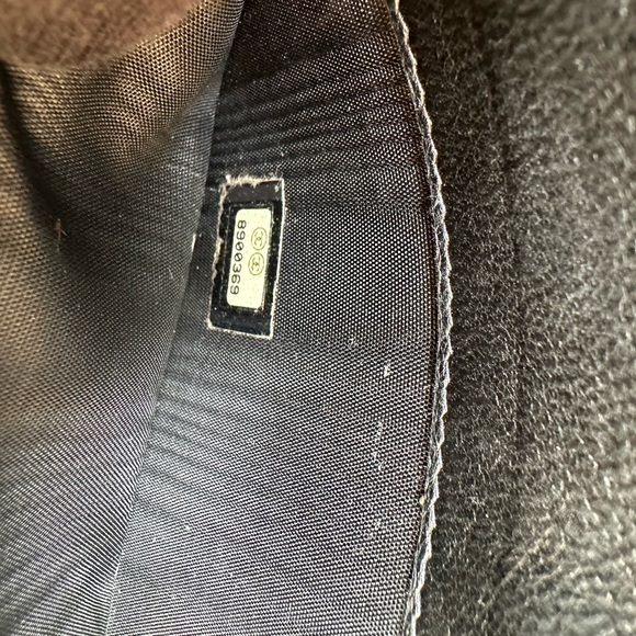 Authentic Chanel Wallet - Picture 9 of 17